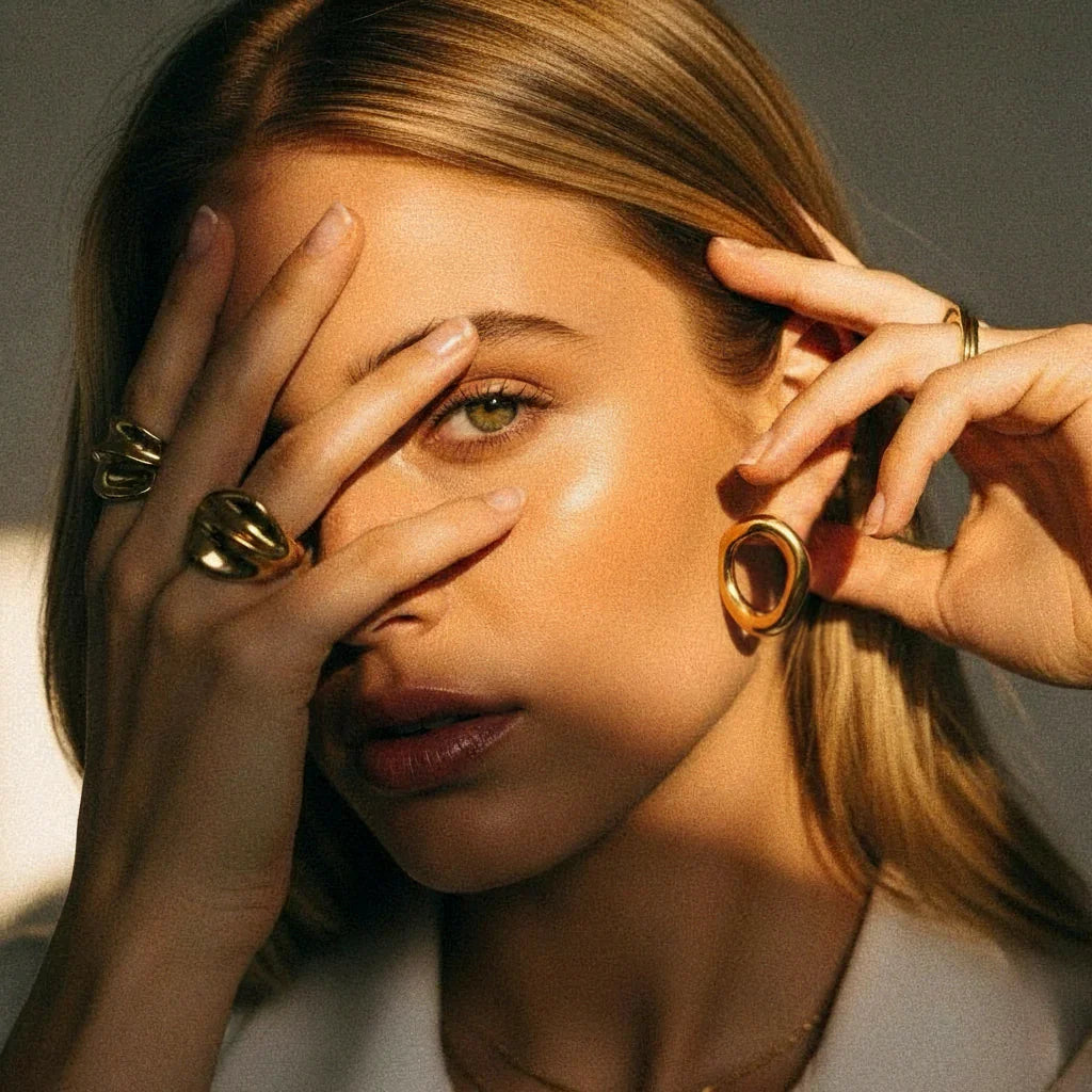 Raquel Open Oval Earrings