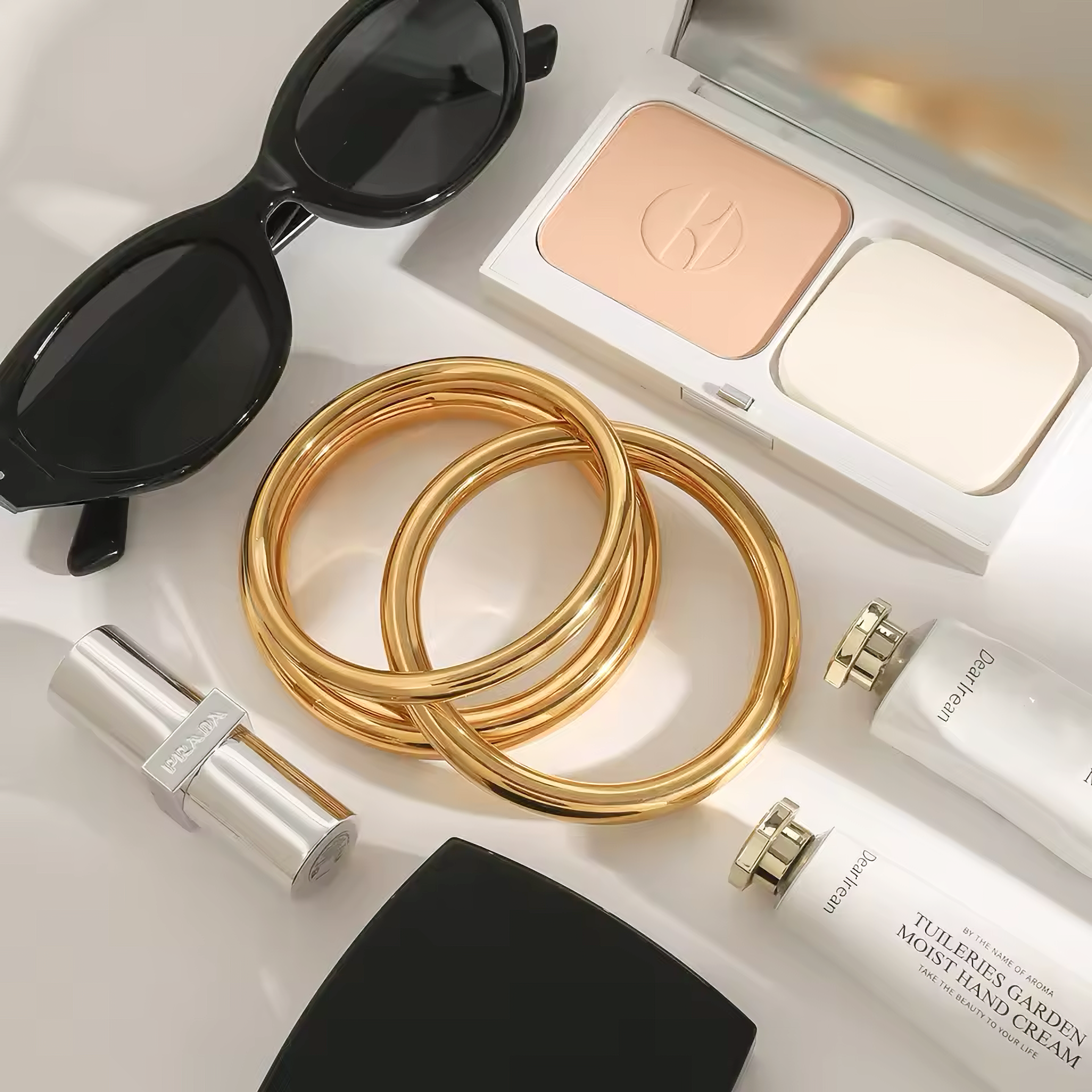 Lina Smooth Gold Bangle