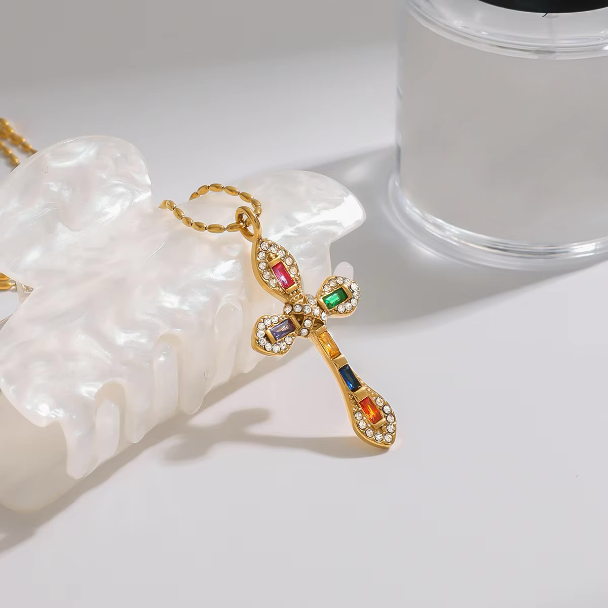 Olea Diamond Crucifix