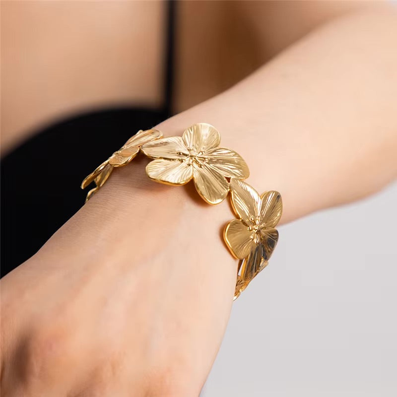 Ophelie Gold Floral Bangle