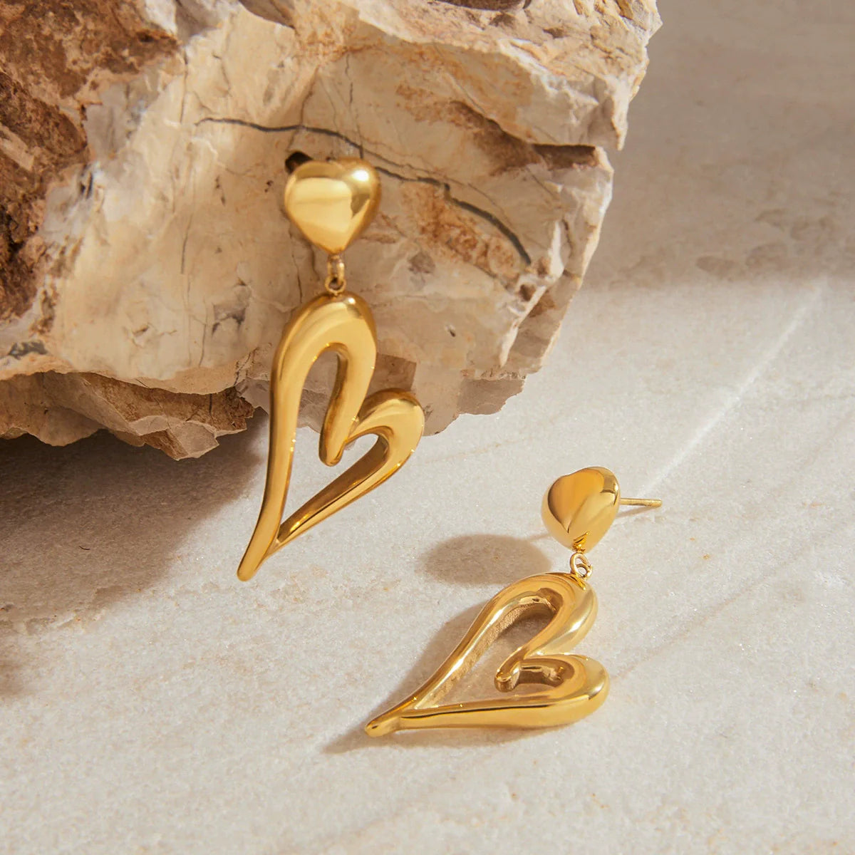 Venus Gold Heart Earrings