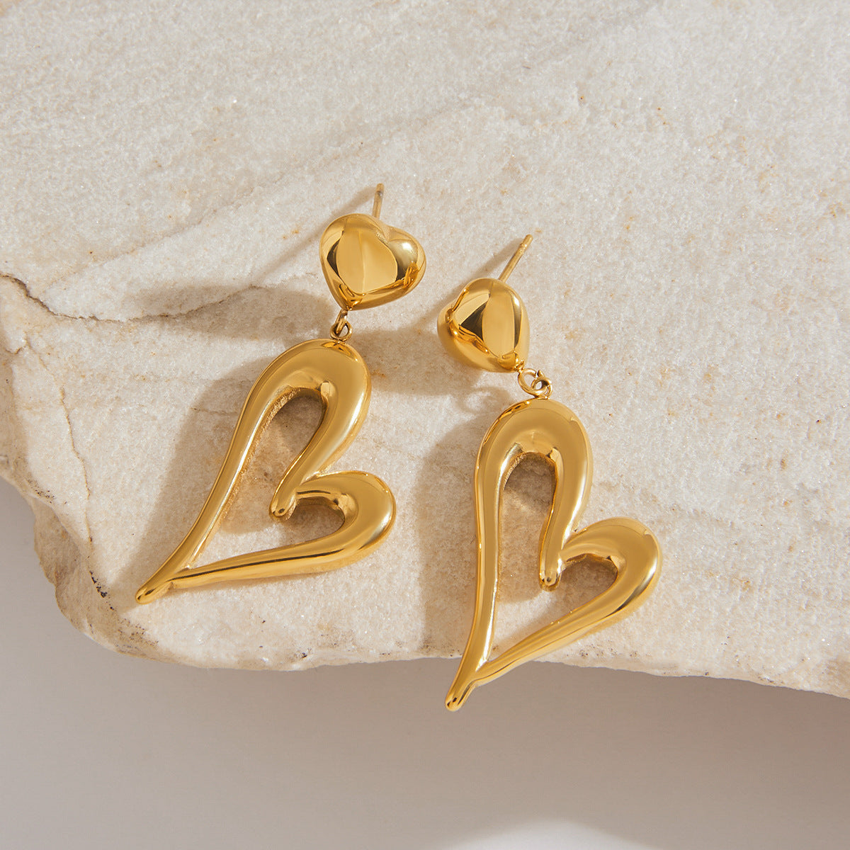 Venus Gold Heart Earrings