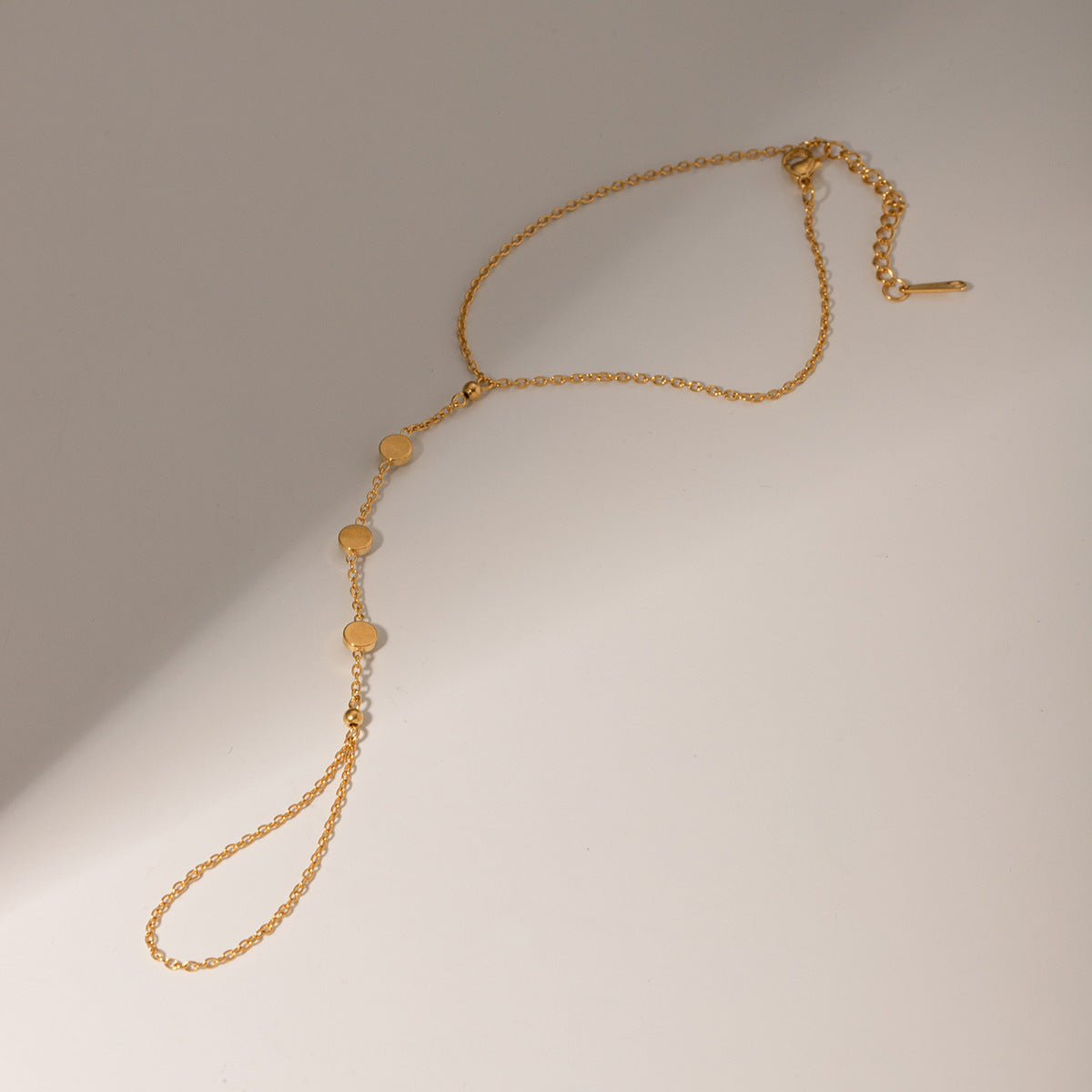 Leona Diamond Hand Chain