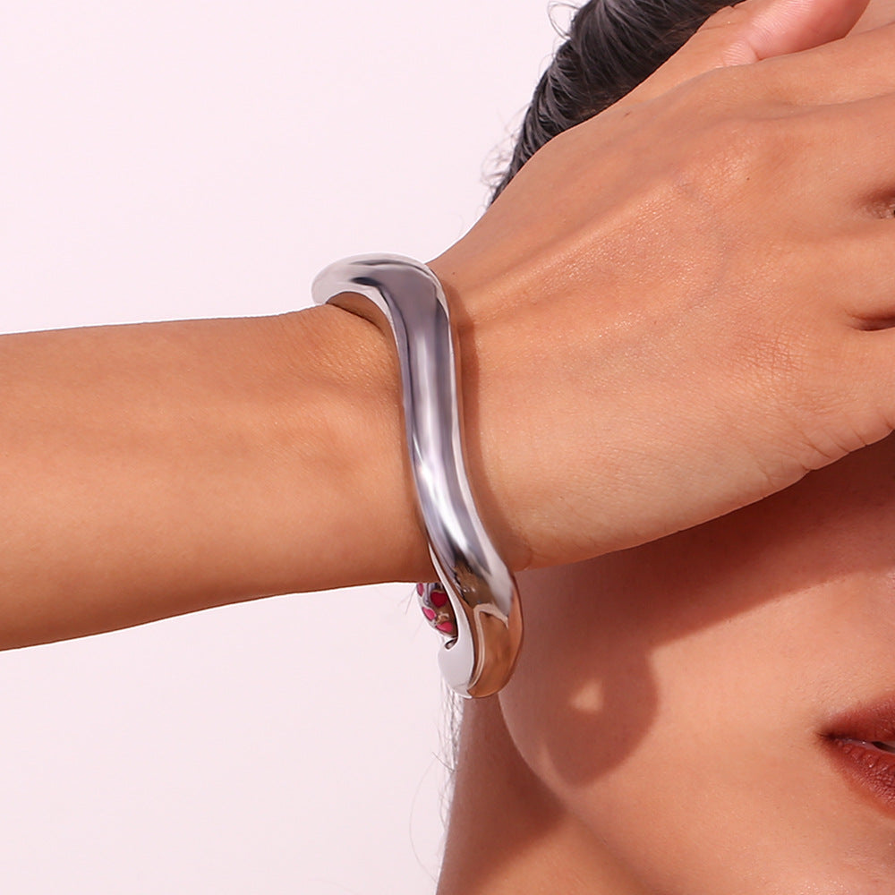 Zaria Asymmetrical Gold Bangle