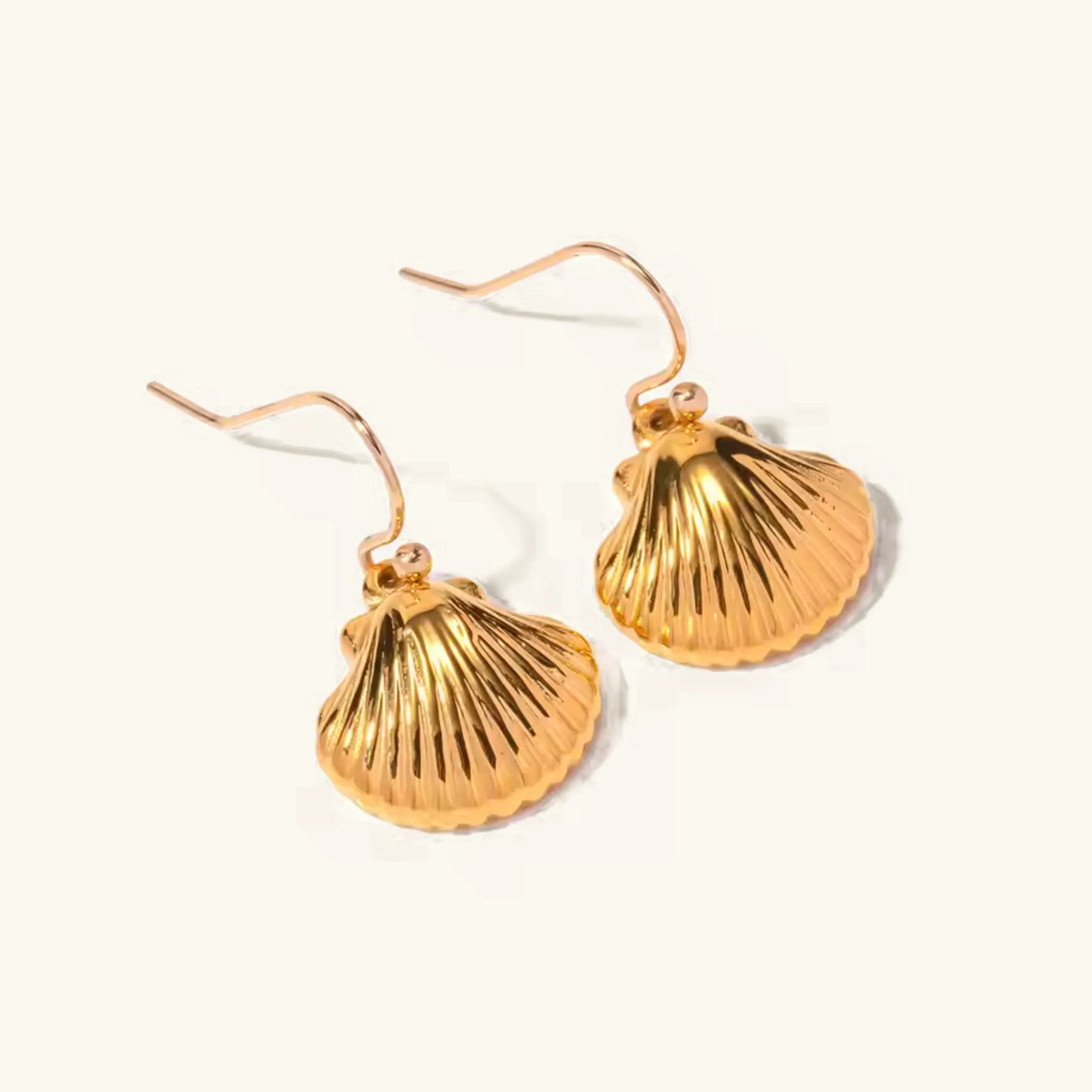 Breeze Gold Seashell Earrings