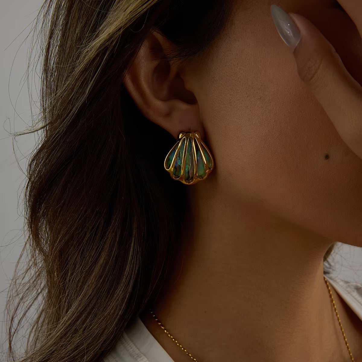 Nixie Gold Seashell Earrings