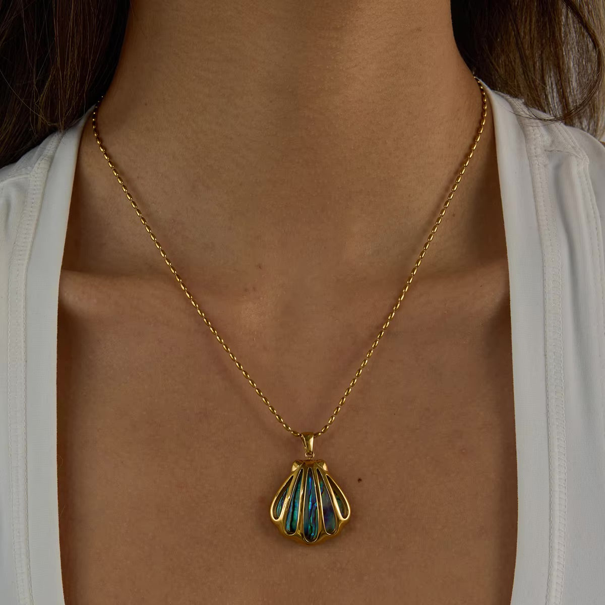 Nixie Gold Seashell Pendant