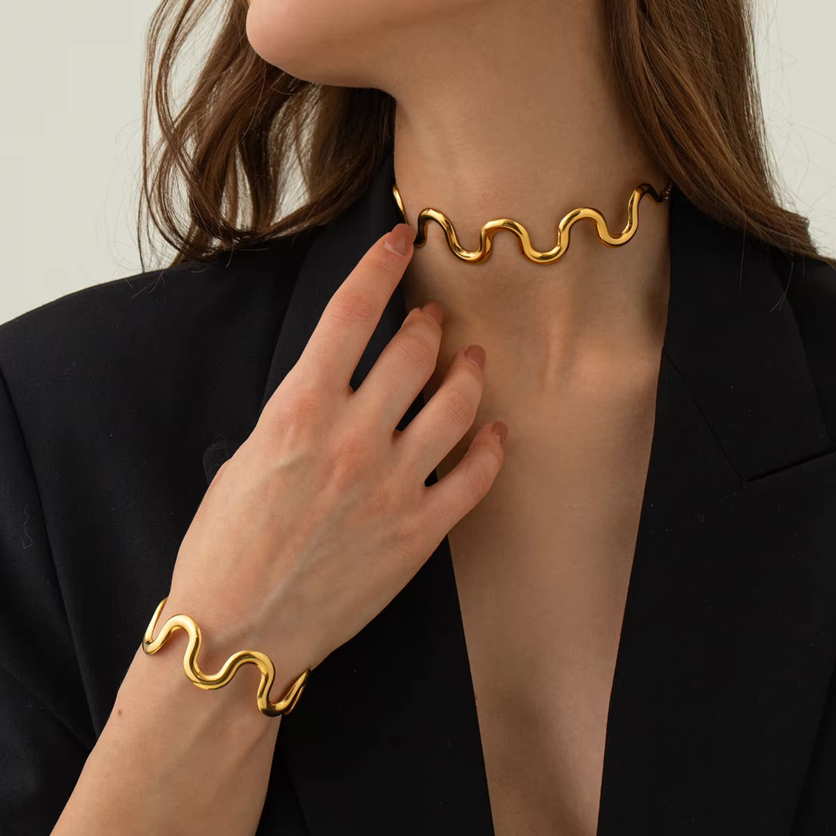 Senna Twisted Gold Bangle