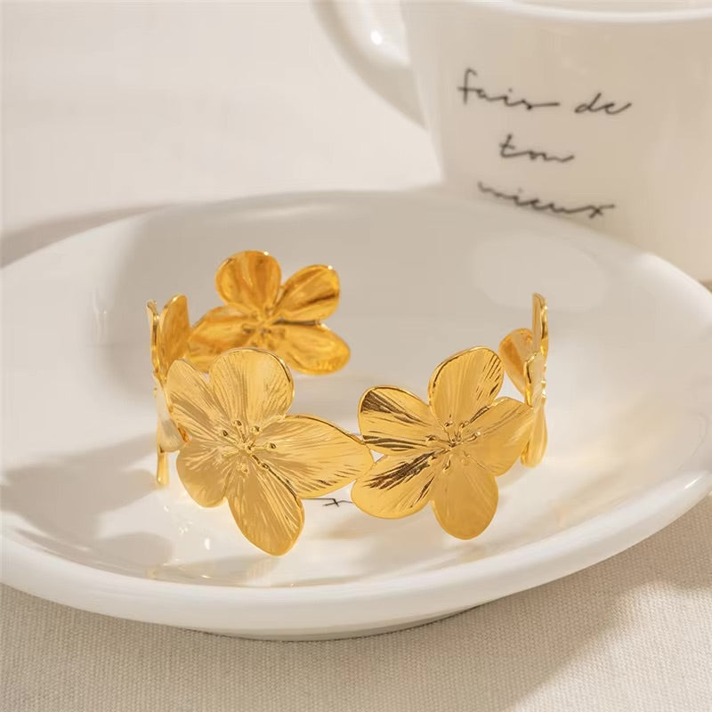 Ophelie Gold Floral Bangle