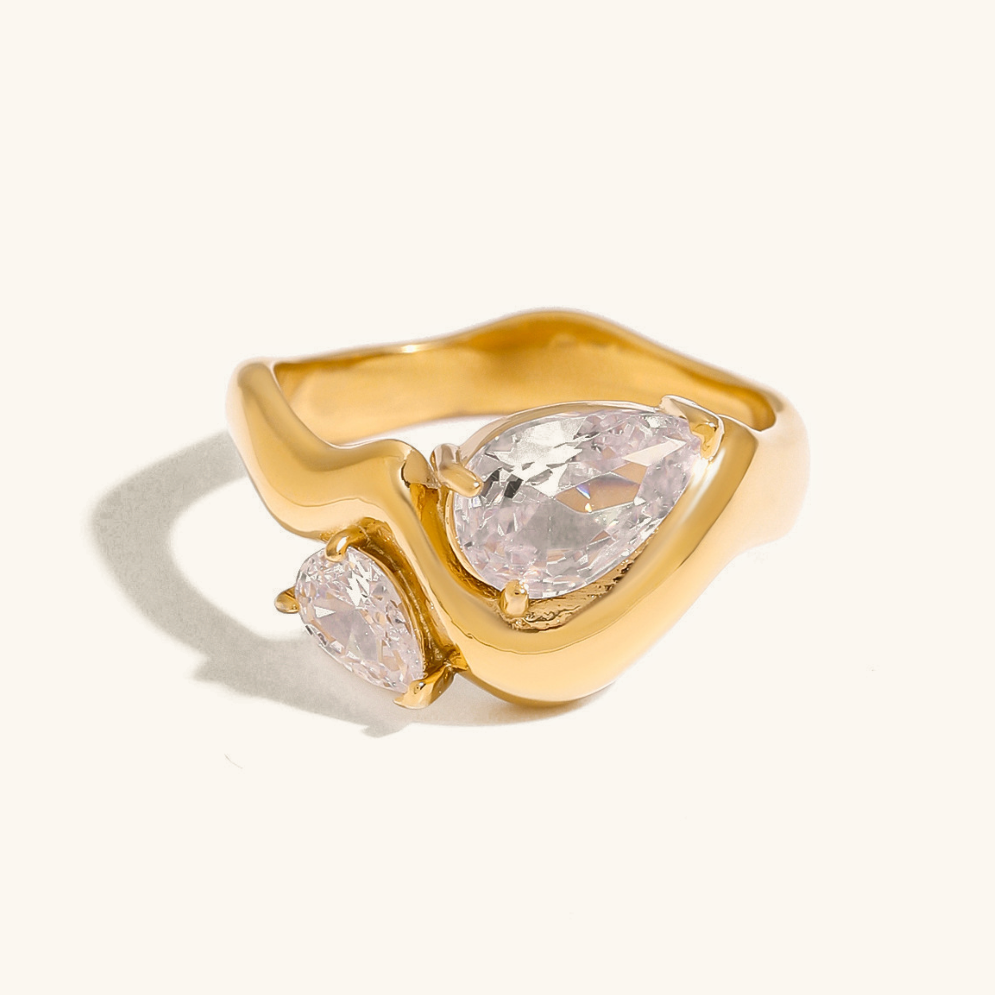Soletta Diamond Teardrop Gold Ring