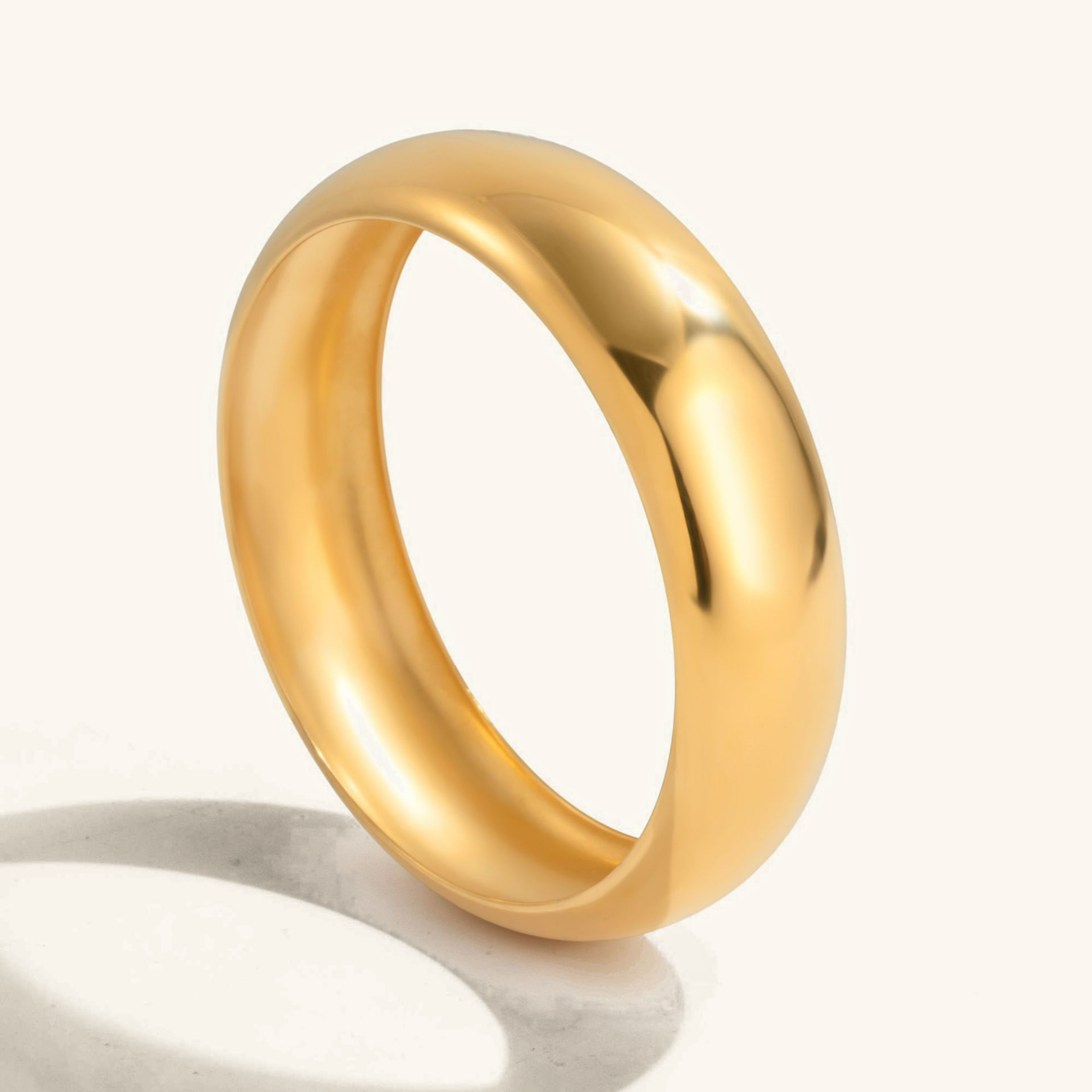 Maelis Smooth Gold Bangle