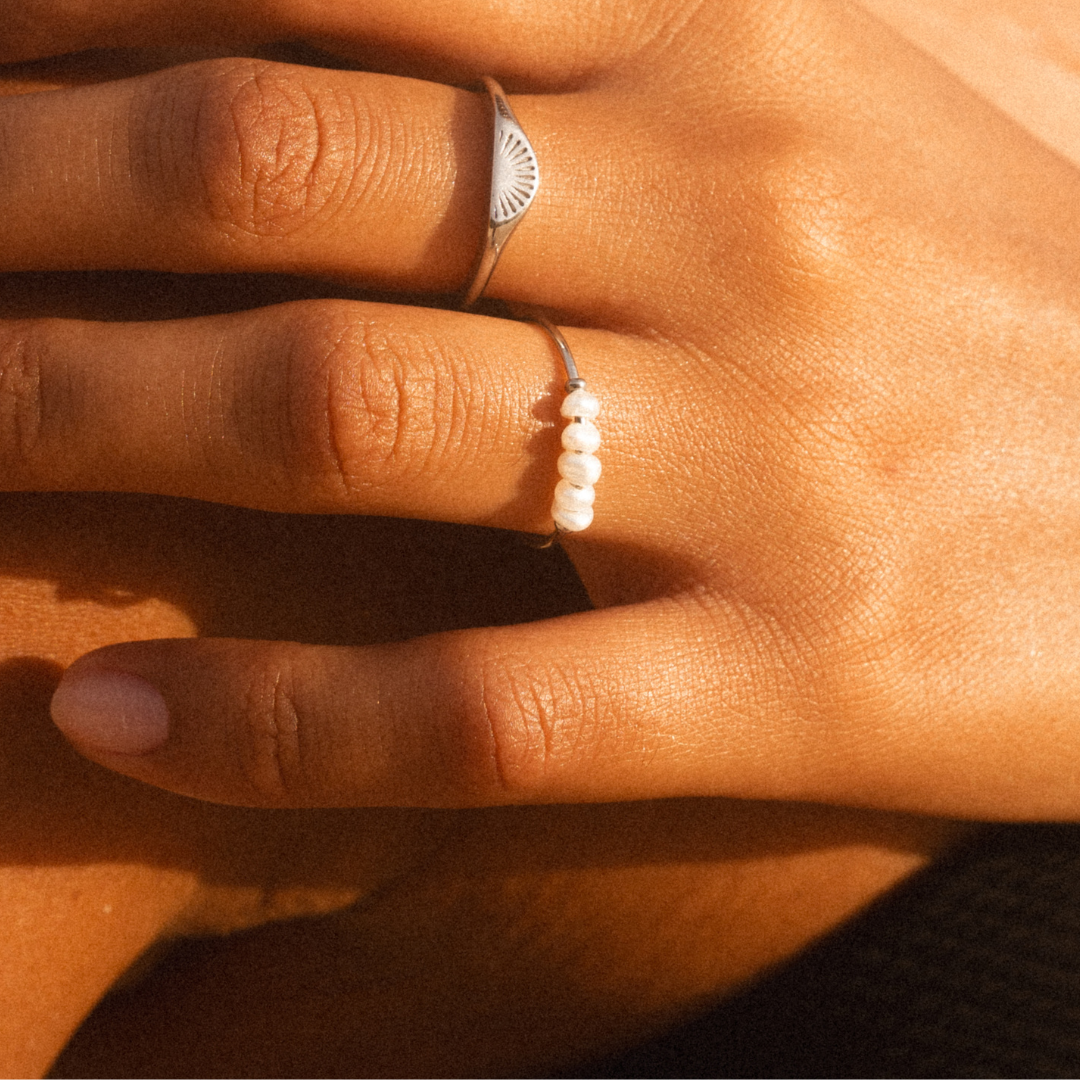 Mini Pearls Ring
