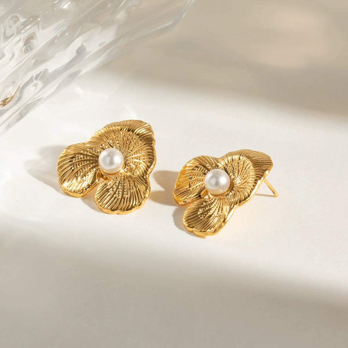 Klara Floral Pearl Earrings
