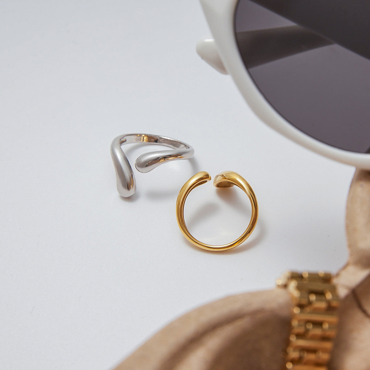 Diane Twisted Band Ring