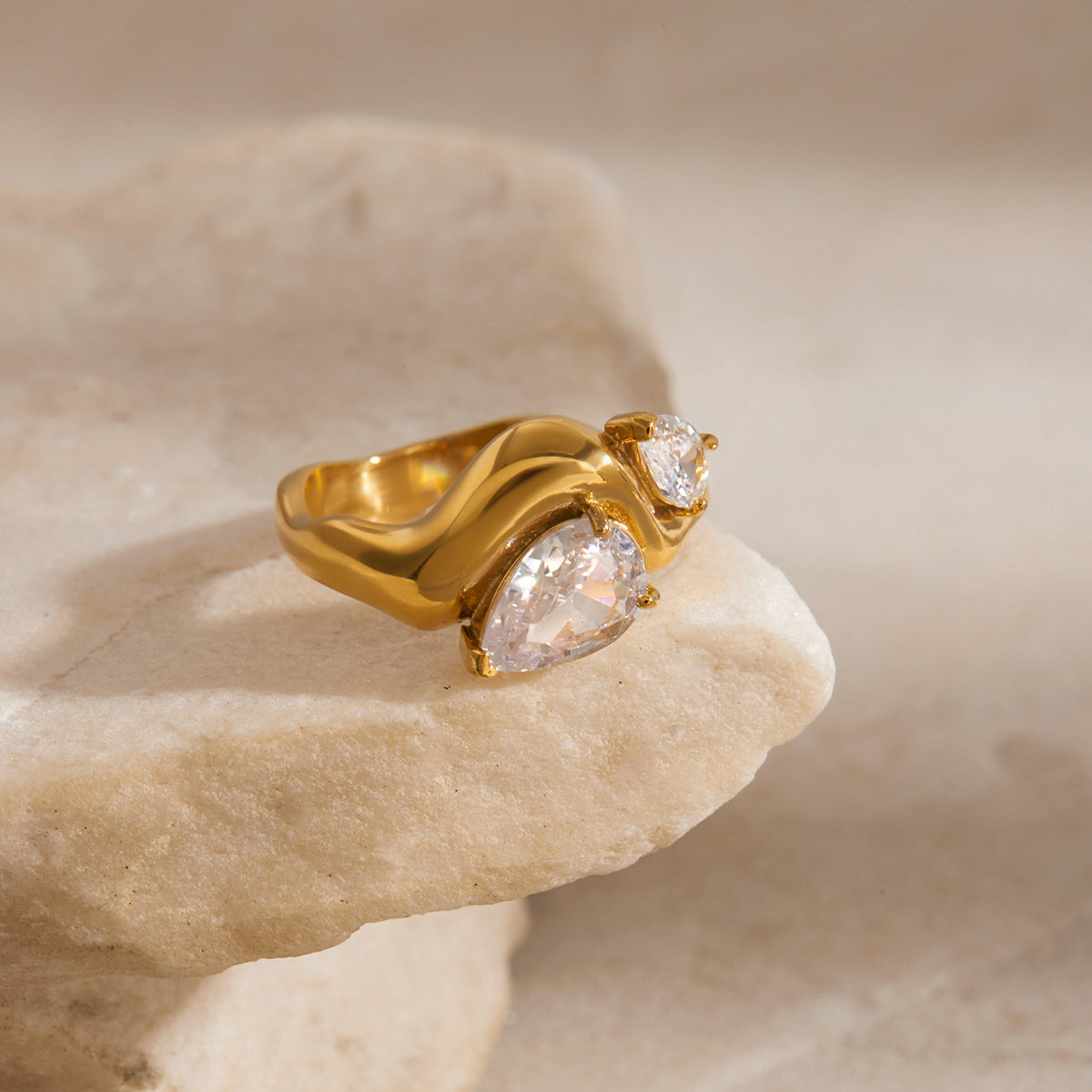 Soletta Diamond Teardrop Gold Ring