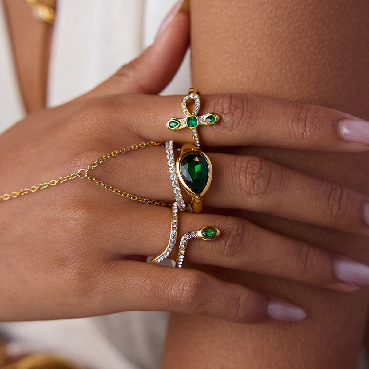 Joy Diamond Knot Gold Ring