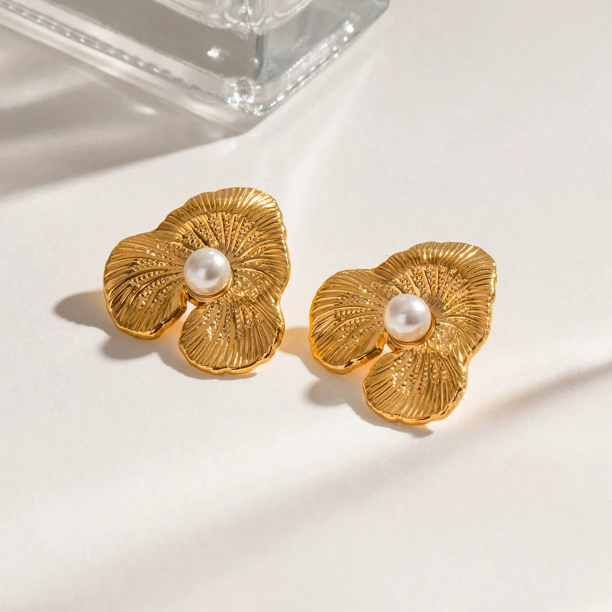 Klara Floral Pearl Earrings