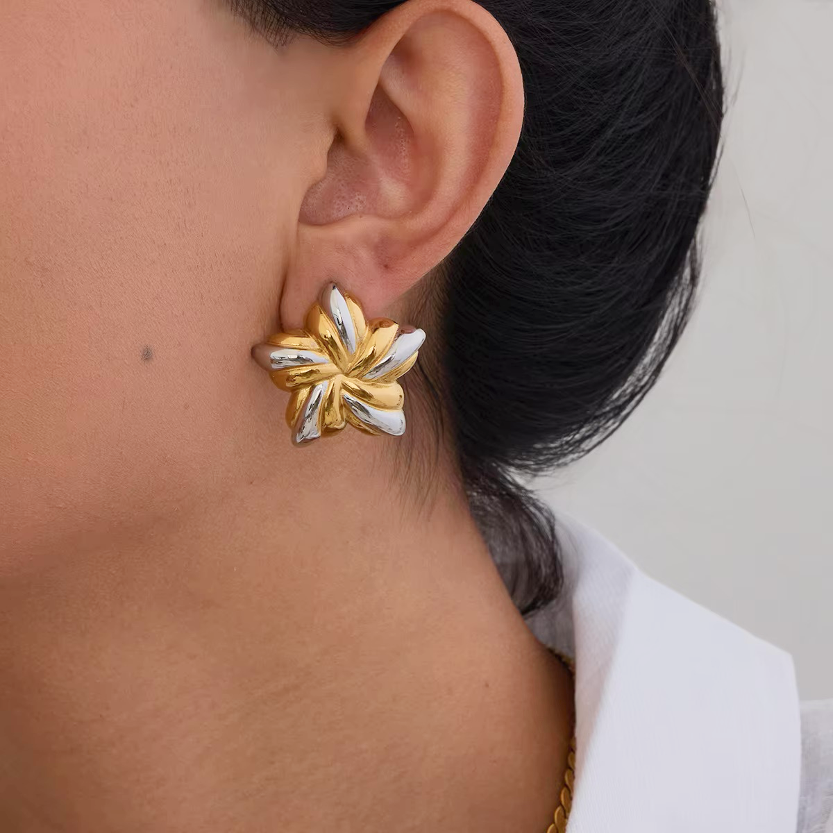 Thymes Gold Star Earrings