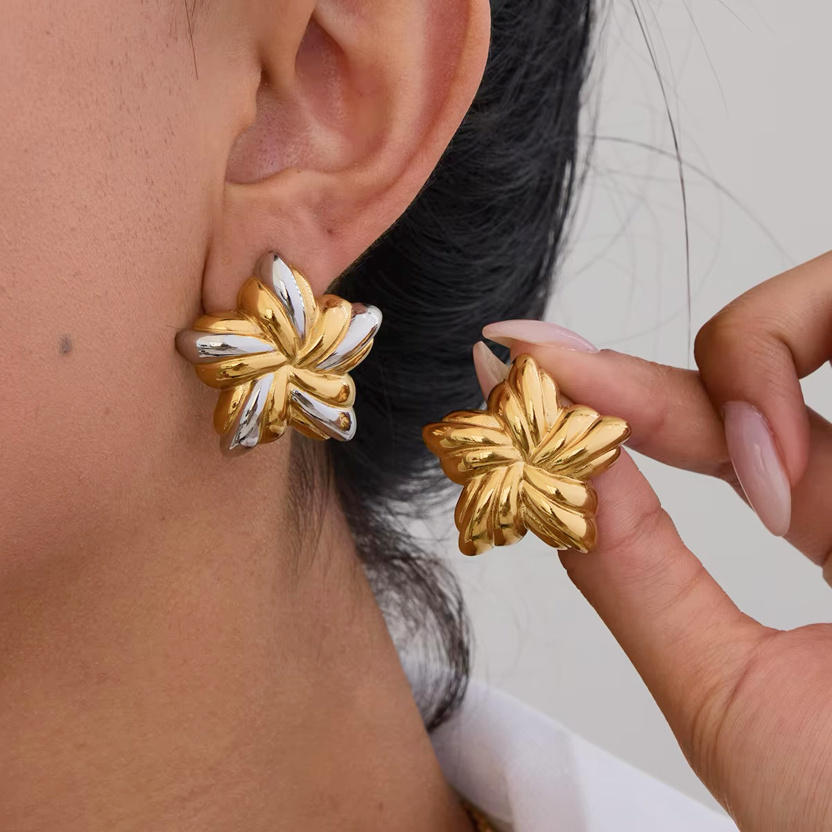 Thymes Gold Star Earrings