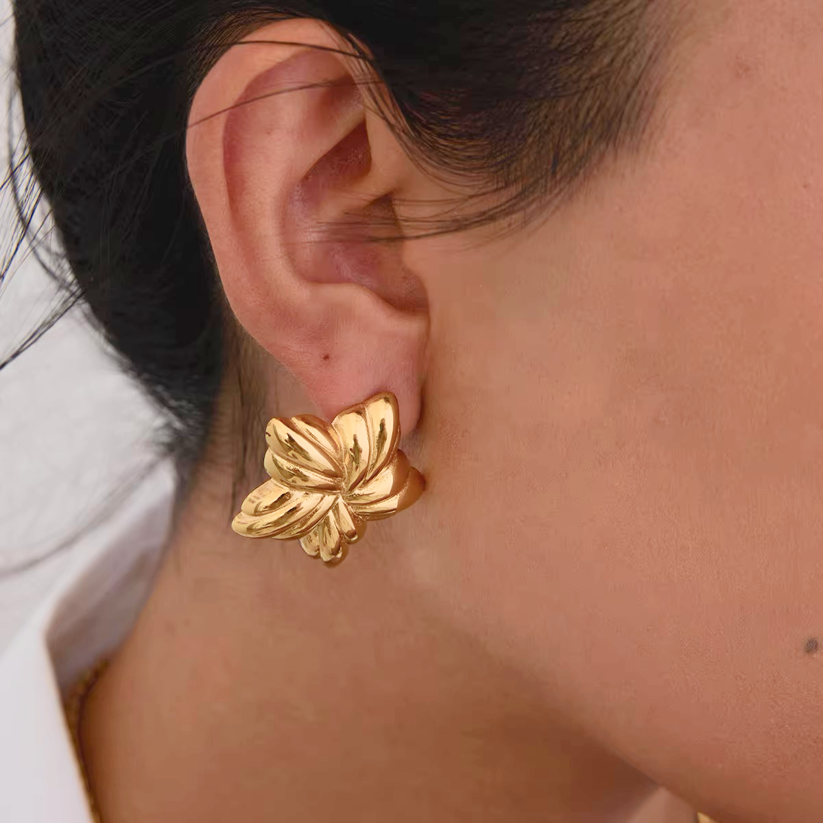 Thymes Gold Star Earrings