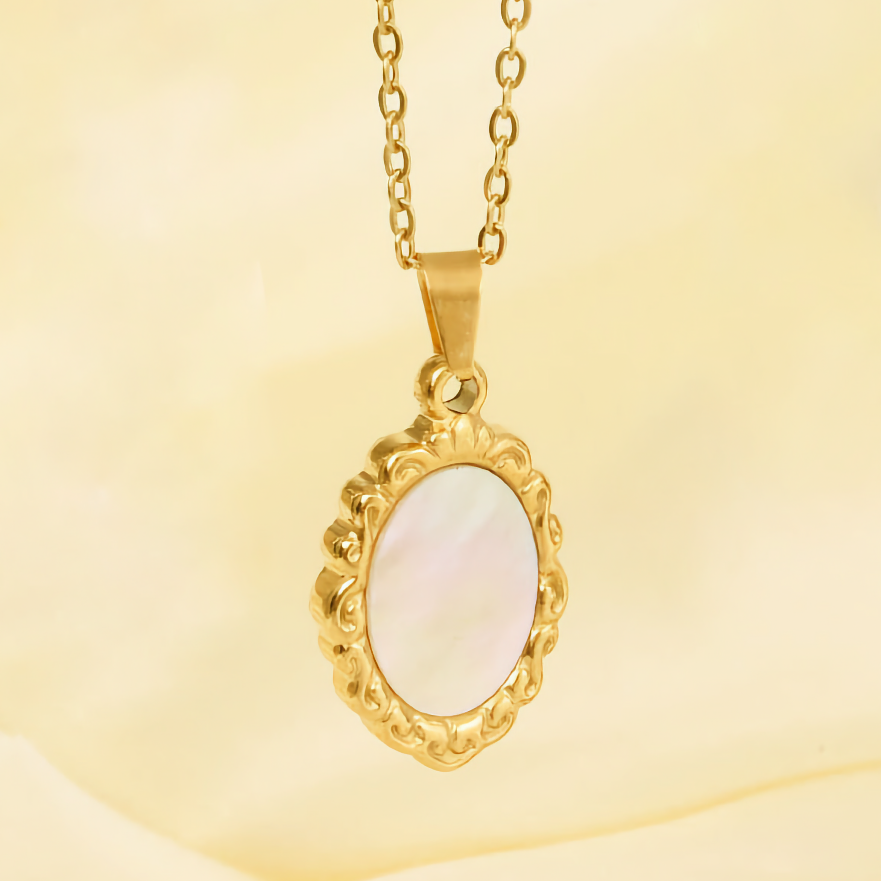Roselle Vintage Mother Of Pearl Pendant